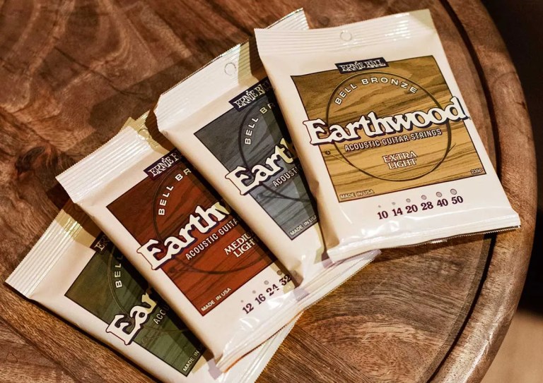 EB25-EarthwoodBellBronze-GP8A0464-Courtesy of Ernie Ball