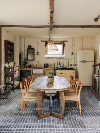 On the grounds of the same house she also turned a dilapidated stable into a tiny charming guest house. ‘We really...